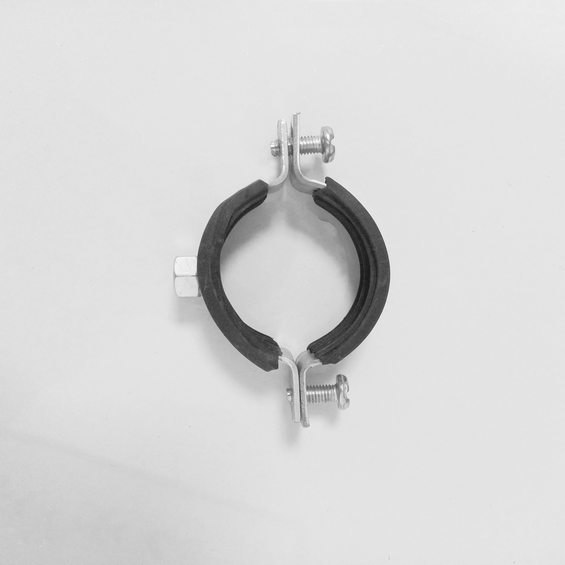 Vibration Damping Pipe Routing Clamps Zinc Plated Mounting Strut